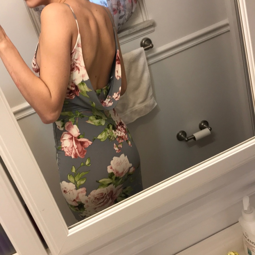 Dress - Picture 3 of 4